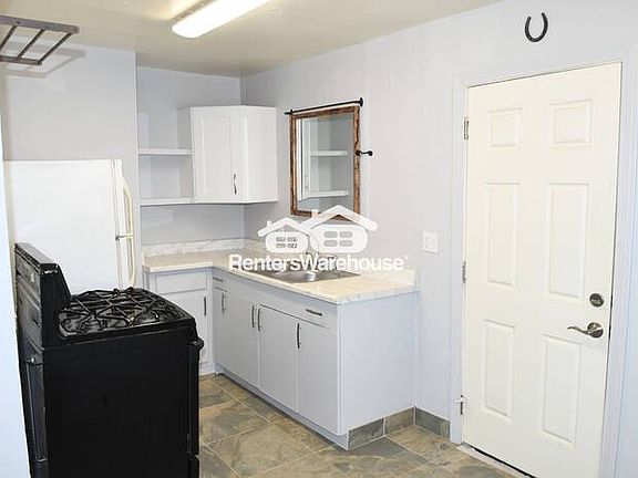 5th image of 2532 E Adams St APT 8