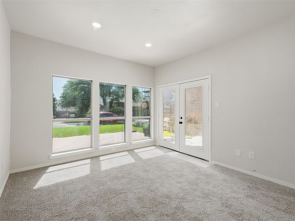 4th image of 119 Summer View Ln