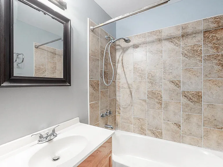 105 Woods Ave — Photo 24