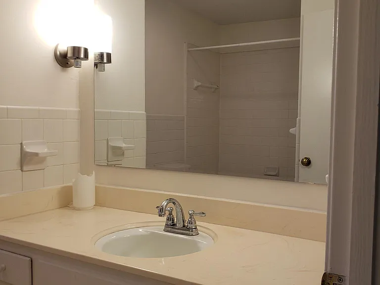 1505 Eastmoreland Ave — Photo 18