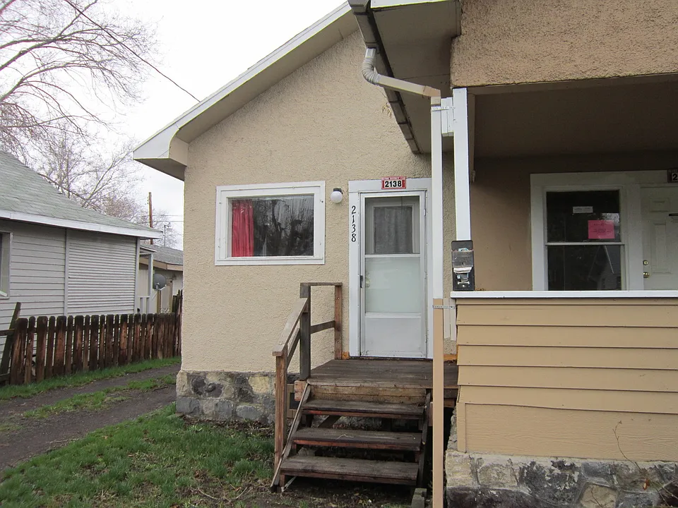 2136 & 2138 Wantland Ave