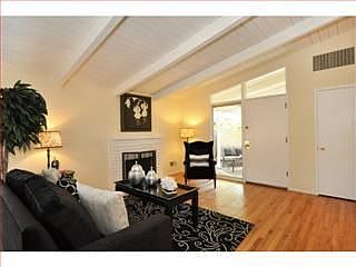 5th image of 2831 Benton St