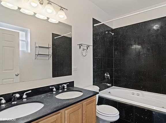 5th image of 1533 N Artesian Ave #2