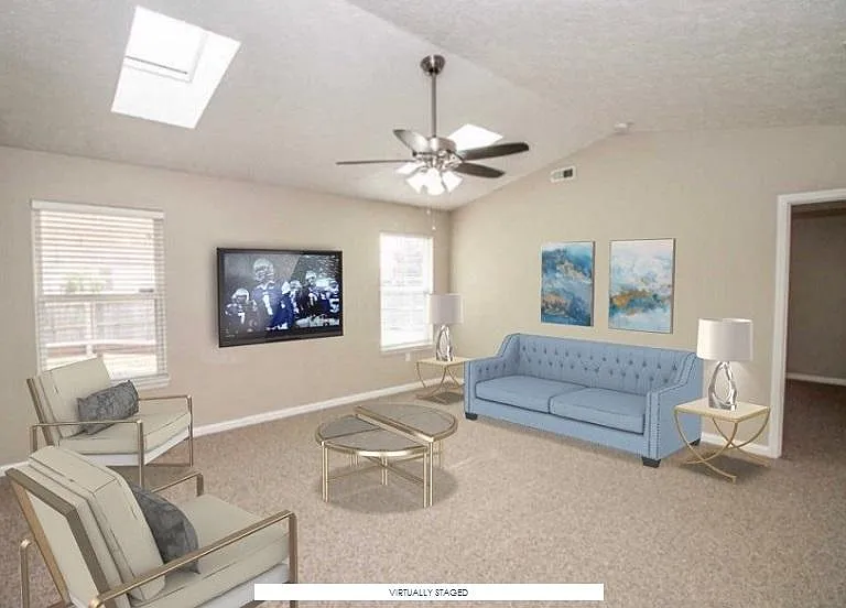 2315 Temple Ct E — Photo 2
