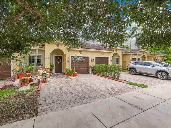 3248 NE 11th Dr, Homestead, FL 33033