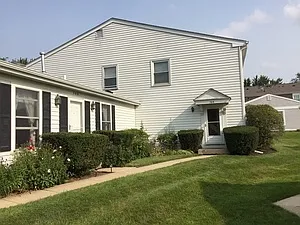304 Creekside Dr #304