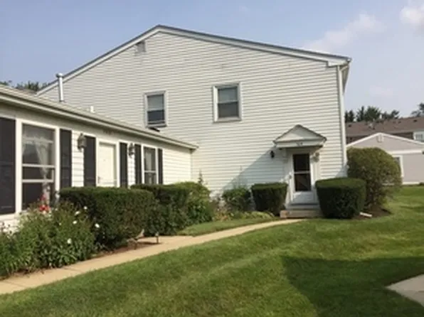 304 Creekside Dr #304, Vernon Hills, IL 60061
