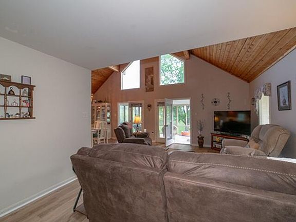 4th image of 8796 Roanoke Rd