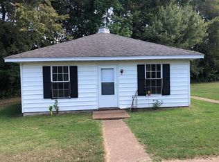 1070 Riverview Dr, Tunica, MS 38676