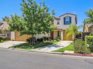 1682 N Broadbent Ln, Clovis, CA