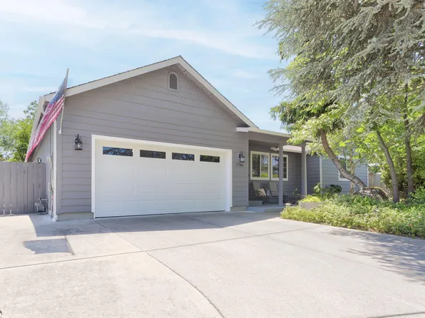 1786 Brookhurst Way, Grants Pass, OR 97527