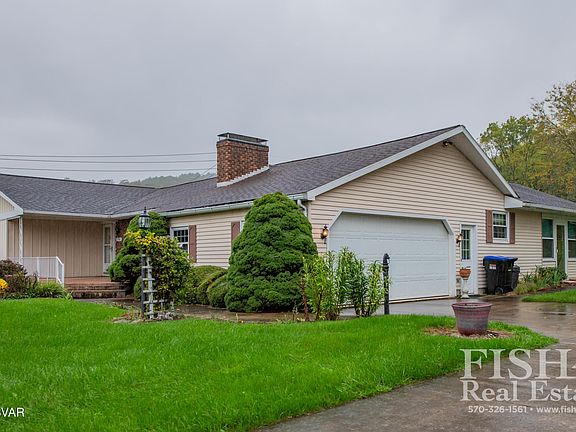 2nd image of 1701 Clarion Dr