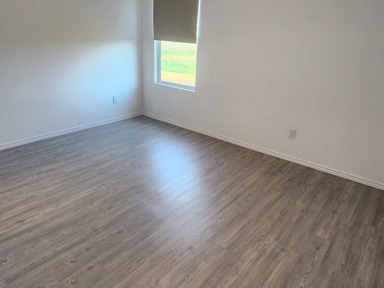 2815 Charpak Dr — Photo 27