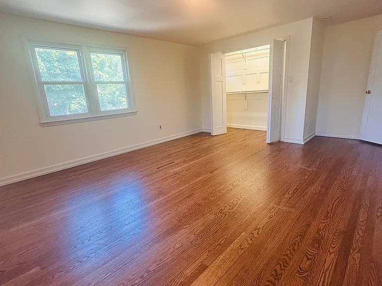 10 Sherman Rd — Photo 2