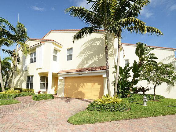 Home For Sale In Centra