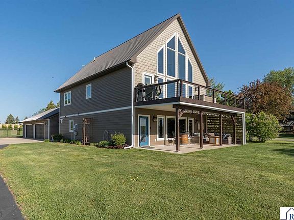 2nd image of 1120 Park Rd