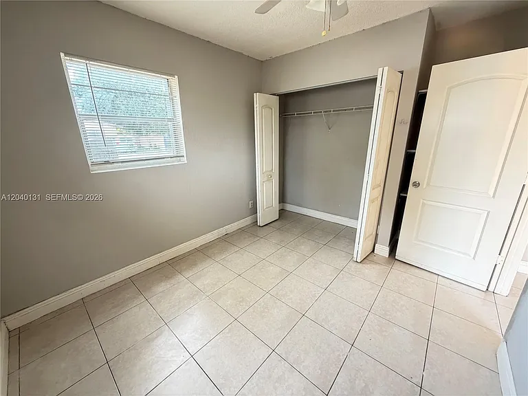 6012 SW 38th St #4 — Photo 12