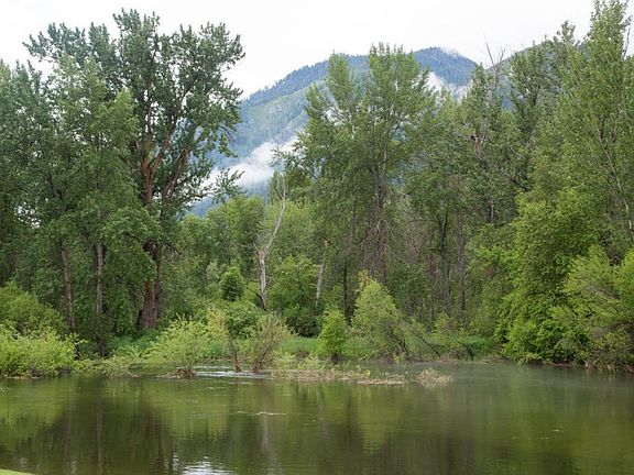 94 Irwin Ln Leavenworth WA-large-004-57-