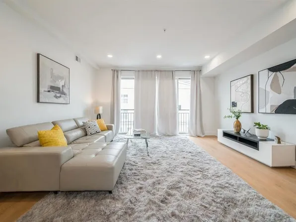 160 Brunswick St #403, Jersey City, NJ 07302