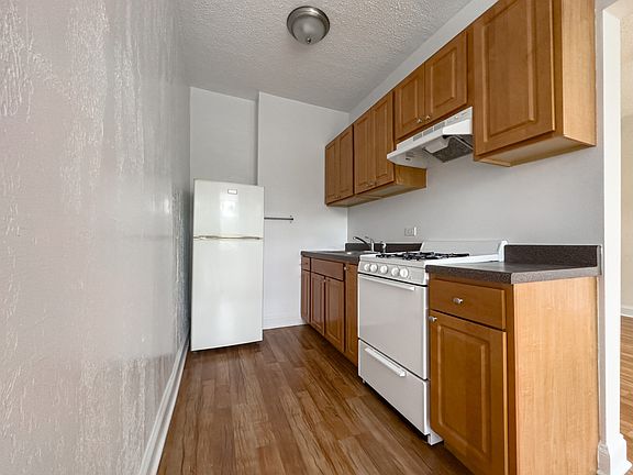 2nd image of 1742 N Humboldt Blvd APT 204