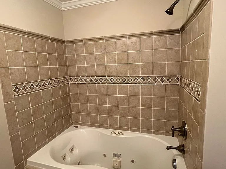 18130 Chalet Dr #303 — Photo 11