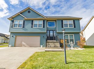 14 Pleasant Ridge Ln, Morgantown, WV 26508