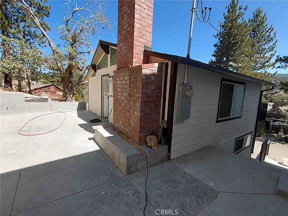 4th image of 32987 Arrowbear Dr