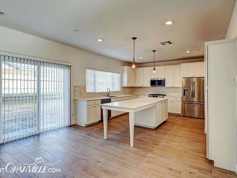 813 Blue Oak Ln W — Photo 5