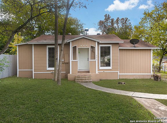 2nd image of 206 Mabelle Dr