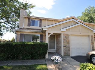 9 Brittany Ln, Glendale Heights, IL