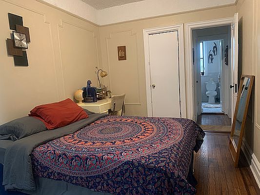 5th image of 246 Cornelia St APT B6