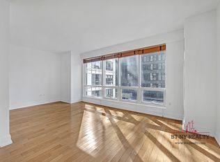 350 W 42nd St APT 9J, New York, NY 10036