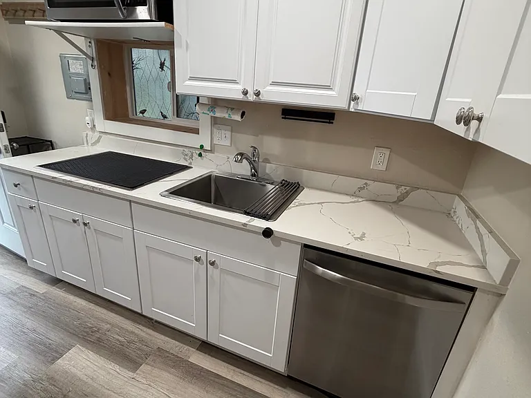 429 Wells Ave N #B — Photo 3