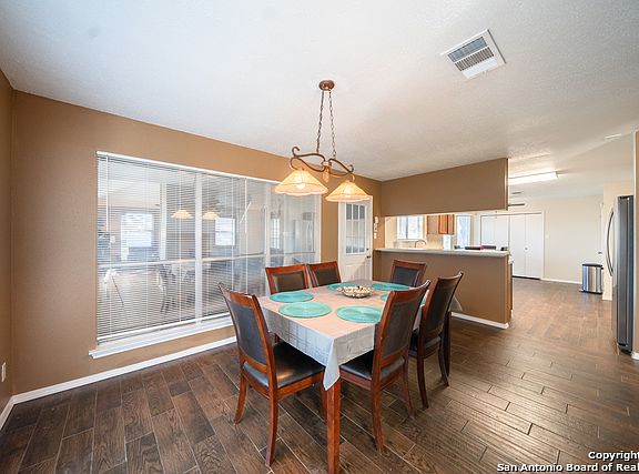 4th image of 4922 Pecan Est