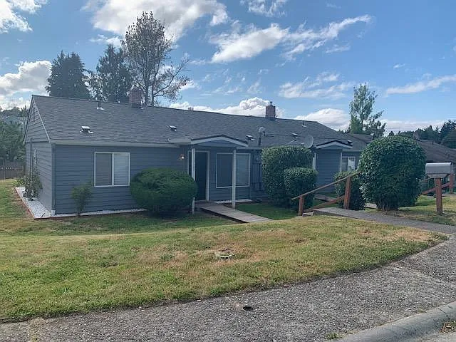 1725 Anderson St — Photo 1