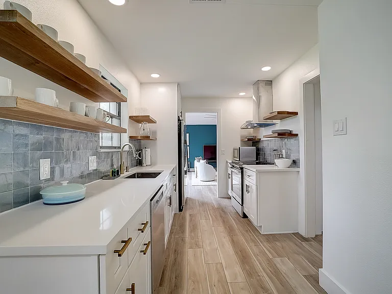 5511 N Dunlap Rd — Photo 18