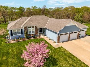 602 Buckeye Ln, Pleasant Hill, MO 64080