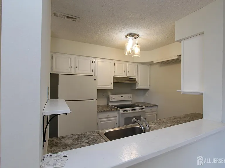 1915 Aspen Dr — Photo 8