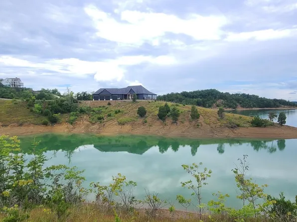 30 Emerald Isle, Dandridge, TN 37725