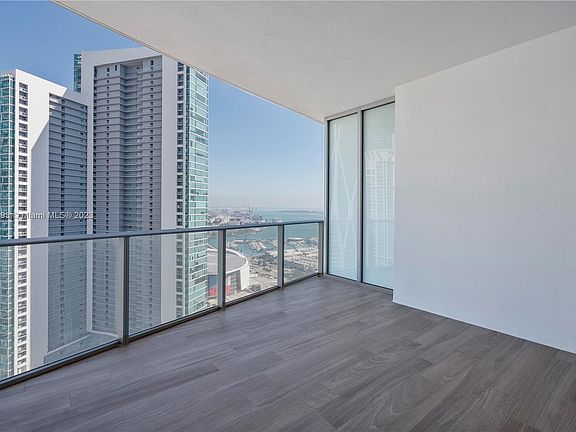 3rd image of 851 NE 1st Ave Unit 3203