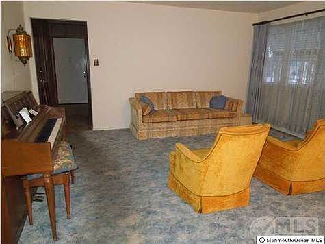 4th image of 273 Barbados Dr N
