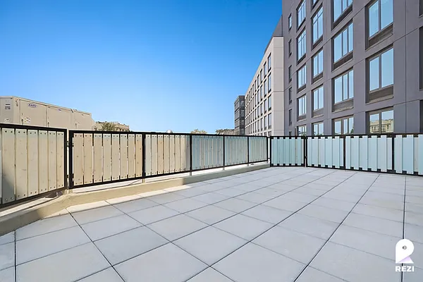 Rented by REZI | media 42