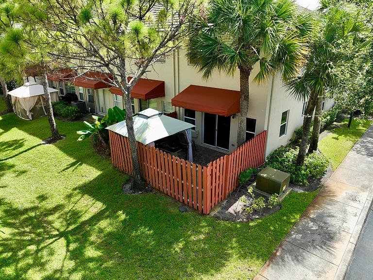 2952 NW 33rd Ln — Photo 15