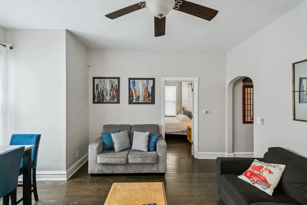 3 bed, 1200 sqft, $3,200 — Photo 3
