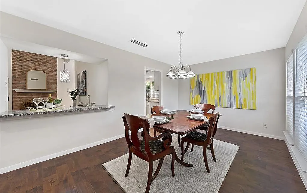 3 bed, 1430 sqft, $2,300 — Photo 4