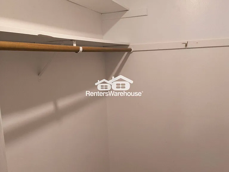 1901 Emerson Ave S #102 — Photo 12