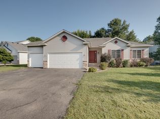 9130 Glacier Rd, Saint Bonifacius, MN 55375