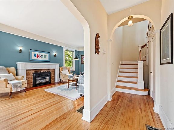 2nd image of 248 Highfield St