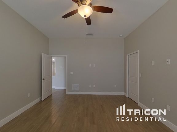 5th image of 1001 Monterey Dr