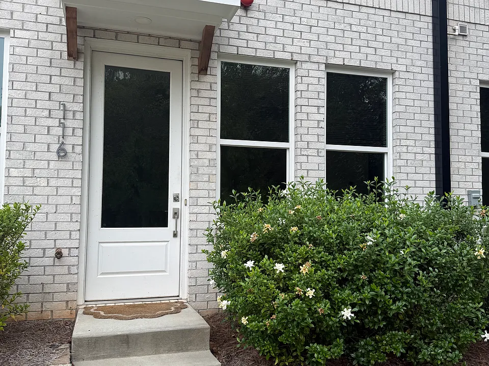 9058 Main St